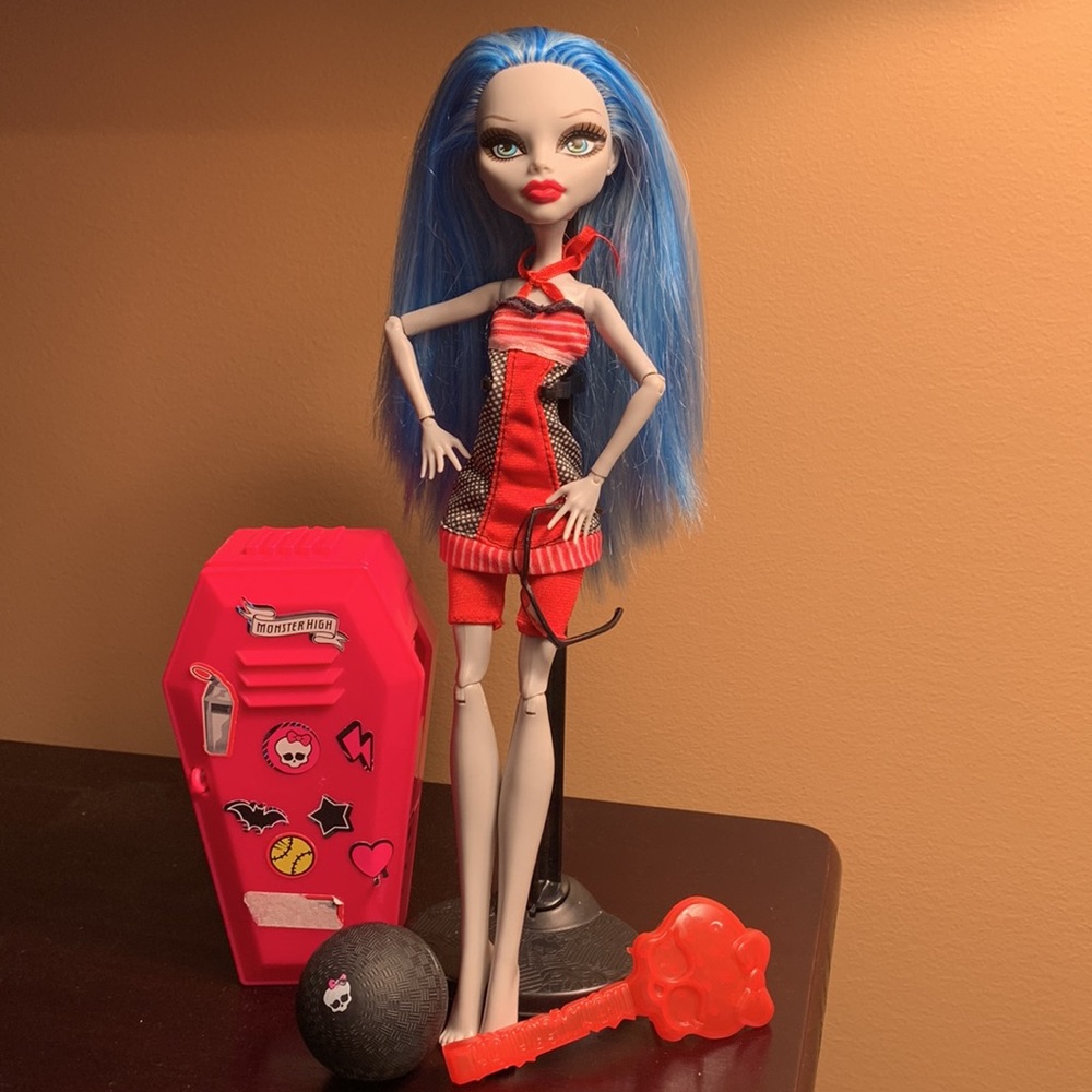 Ghoulia Yelps Monster High 2008 Mattel.